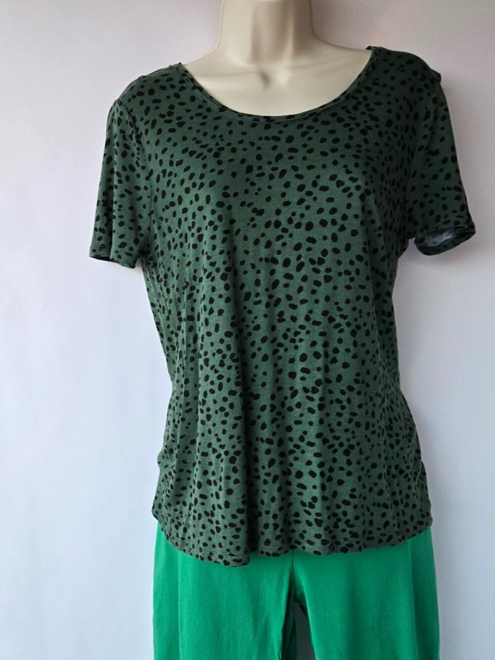 Simply Vera Green Black Leopard Print Causal Indie